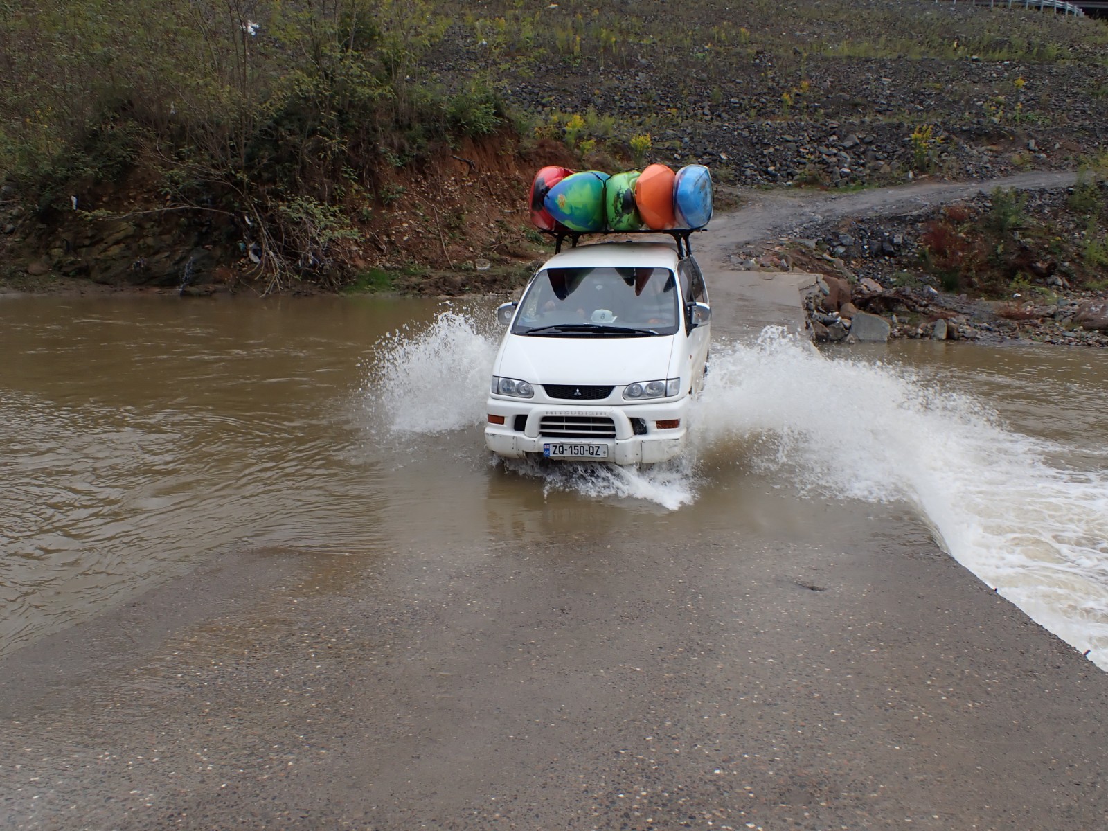 Dzirula - ein Spaß für Paddler und Fahrer