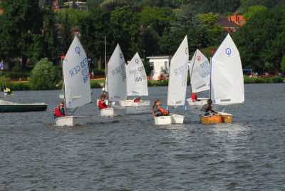 Erstes Optisegeln für Kinder auf dem Neckar